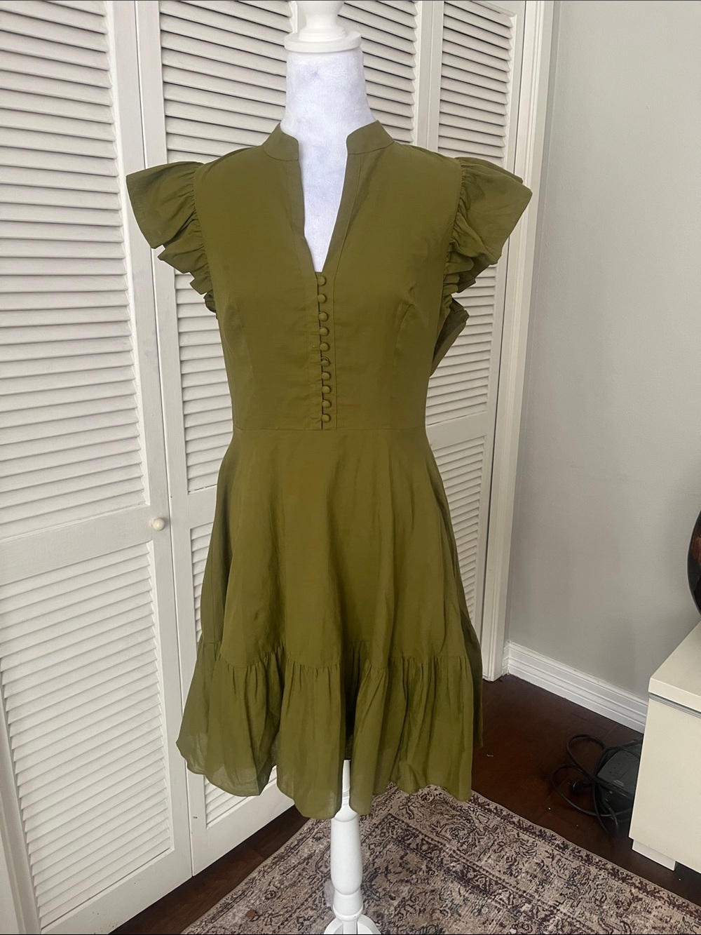 NWT Trina TurkVignolq dress Olive Green Ruffle Sleeve Tiered Mini Dress size 8